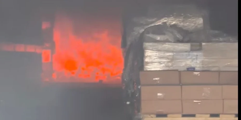 Пожежа на складі видавництва Ранок у Харкові після удару 1 серпня