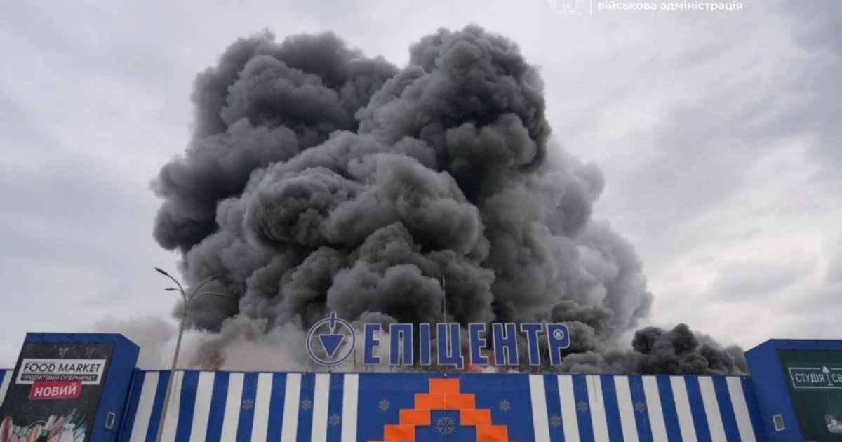 Запоріжжя після удару по «Епіцентру»: чому атака зачіпає цивільних і поза межами міста