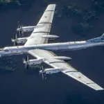 Російський бомбардувальник-ракетоносій Ту-95МС на аеродромі