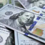 Курс валют в обмінних пунктах і банках України