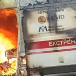 Автомобіль «швидкої допомоги» після прямого влучання дрона у Херсоні (фото ОВА)