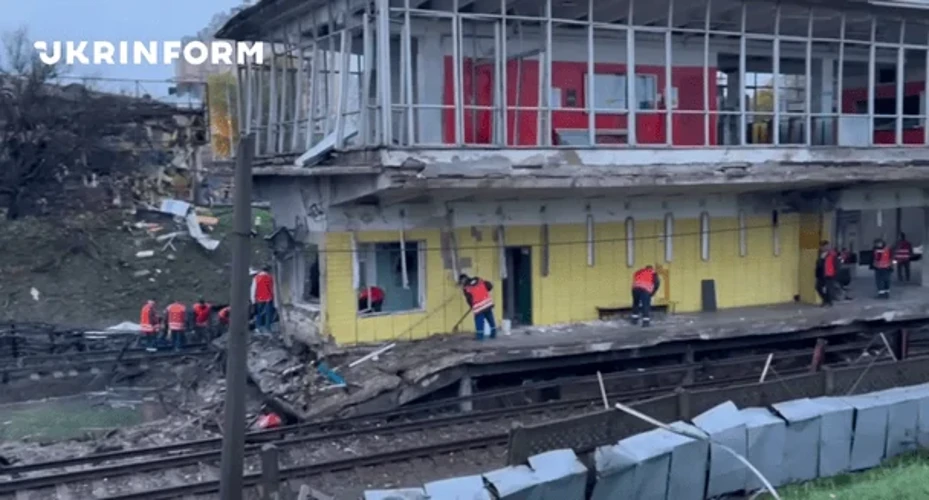 Нічна атака на Київ: що відомо про пошкодження станції метро «Чернігівська»