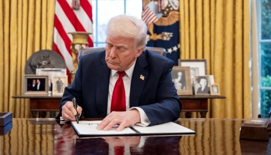 Трамп за день до дедлайну 18 жовтня призупинив 500% мита і санкції за HR 5334